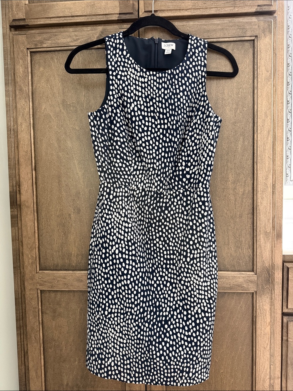 J. Crew Sleeveless Basketweave Sheath Dress. Like New.  Navy Blue & White.